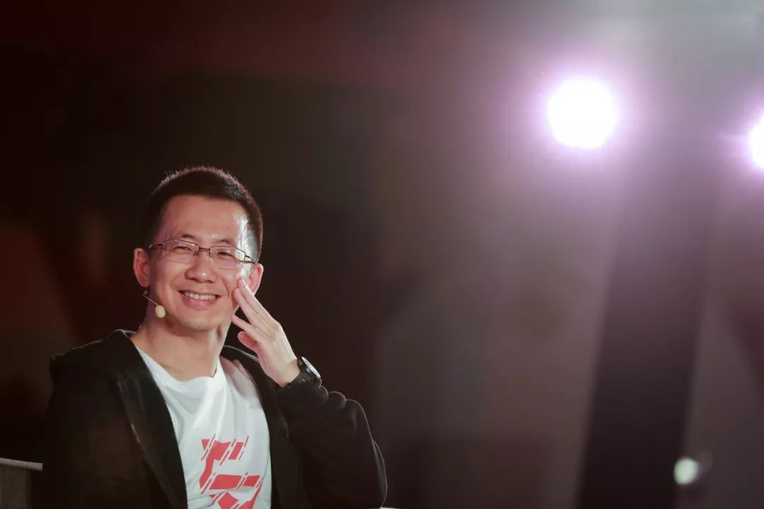 2張一鳴應(yīng)該接過(guò)張近東的槍